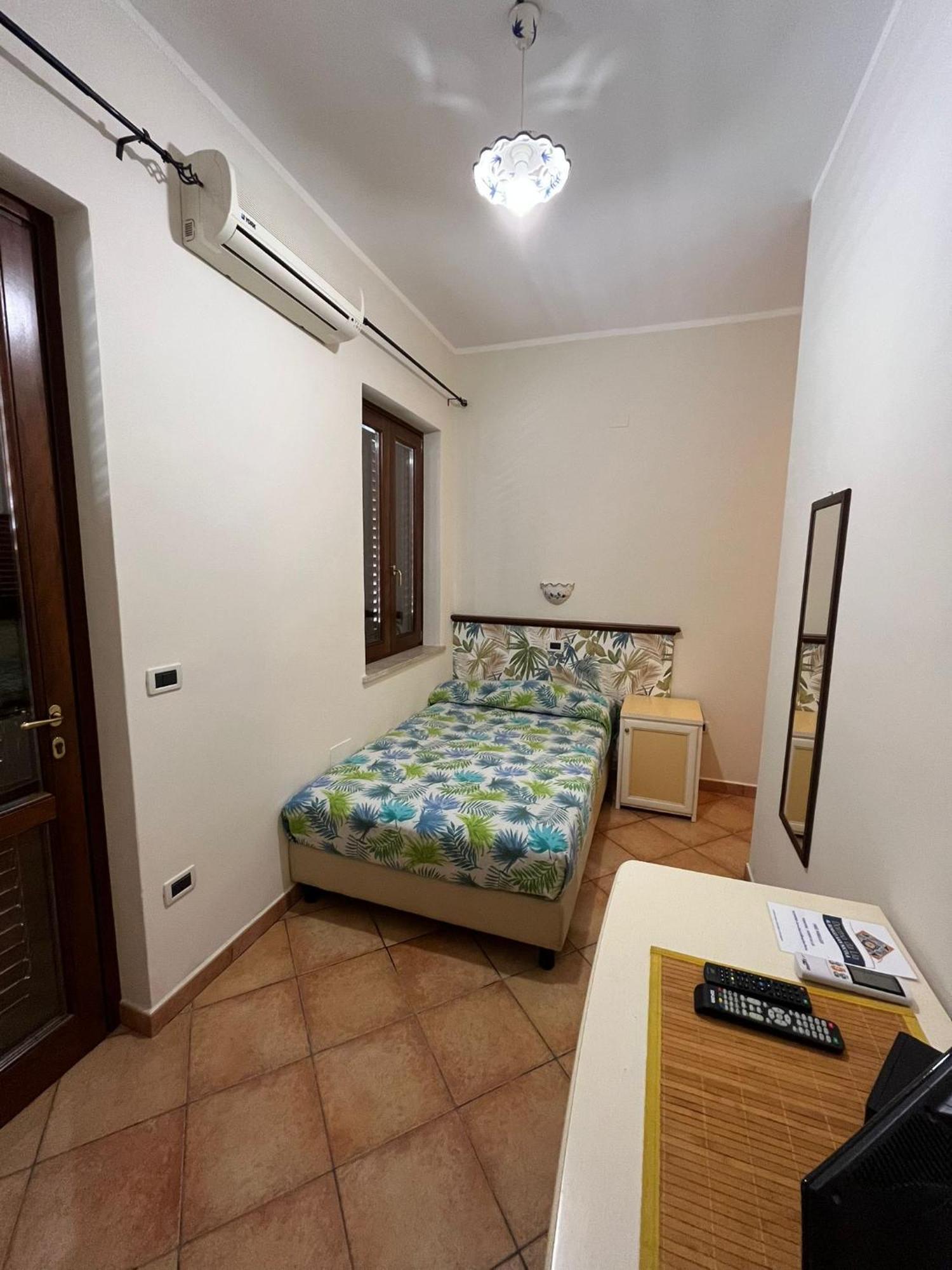 Dormo Da Lia Borgo San Nicola Hotell Mandra Capreria Exteriör bild